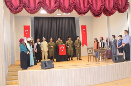 Tiyatro Gösterisinde Doğru Davranışlar: Püf Noktaları [2026] - Kapak Görseli